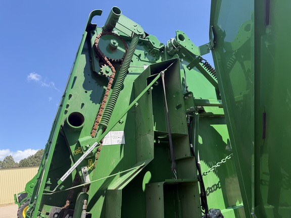 2022 John Deere 560M Baler/Round