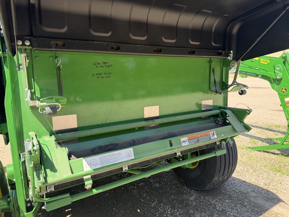 2022 John Deere 560M Baler/Round