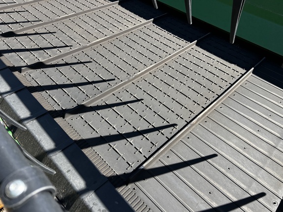 2024 John Deere RD40F Header Combine