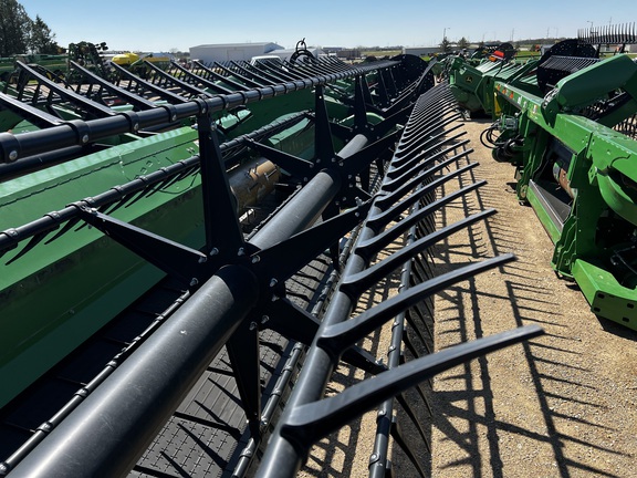 2024 John Deere RD40F Header Combine