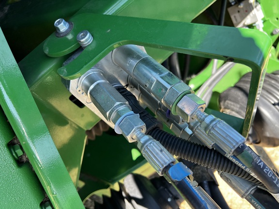 2024 John Deere RD40F Header Combine