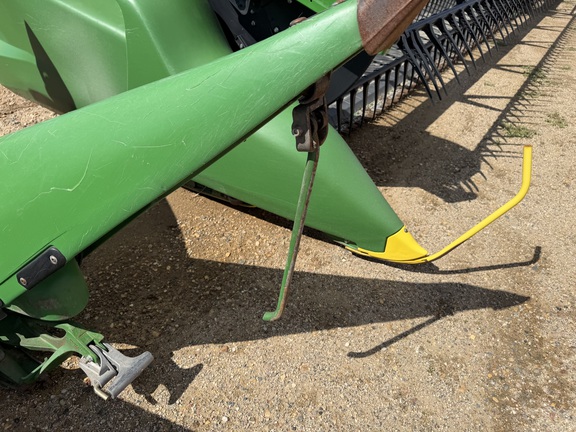 2014 John Deere 608C Header Corn Head