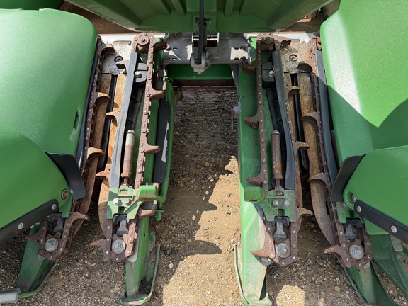 2014 John Deere 608C Header Corn Head