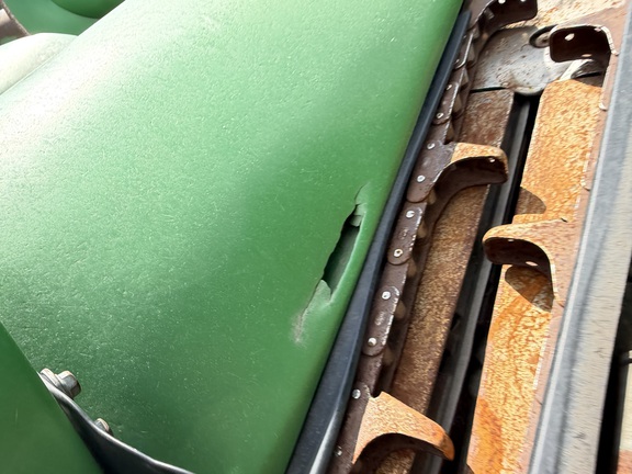 2014 John Deere 608C Header Corn Head