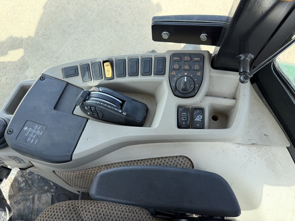 2025 John Deere 4066R Tractor Compact