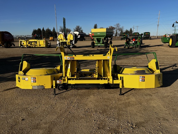 2015 John Deere 676 Header Forage
