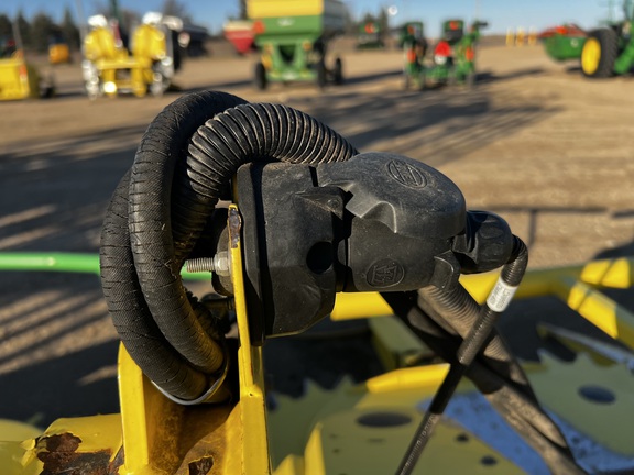 2015 John Deere 676 Header Forage