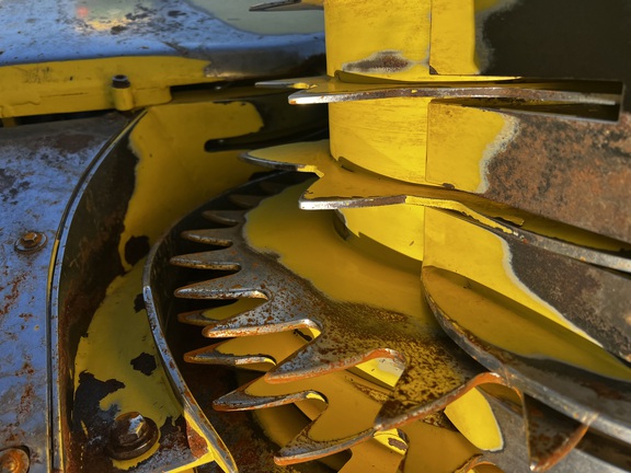 2015 John Deere 676 Header Forage