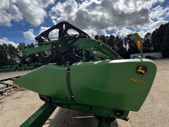 2013 John Deere 640FD Header Combine