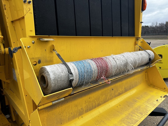 2022 New Holland Rollbelt 560 Baler/Round