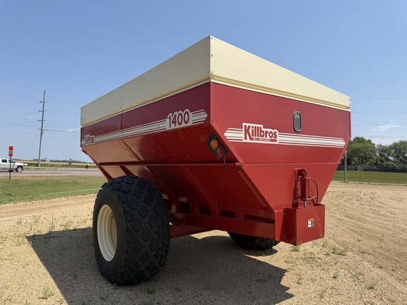2000 Killbros 1400 Grain Cart