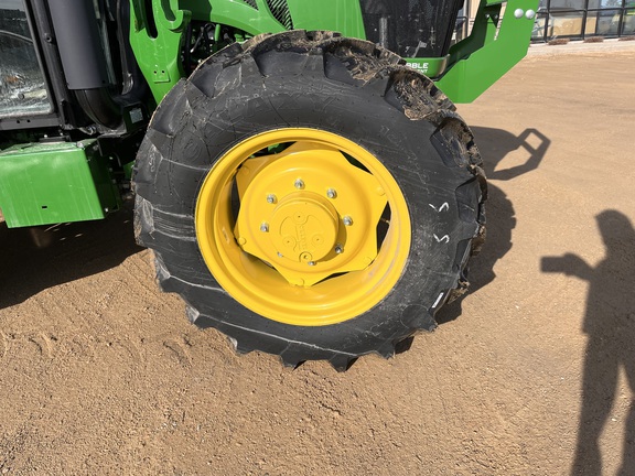 2025 John Deere 5075E Tractor