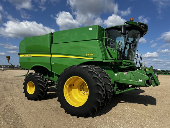 2013 John Deere S680 Combine