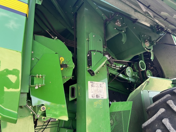 2013 John Deere S680 Combine