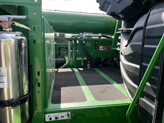 2013 John Deere S680 Combine