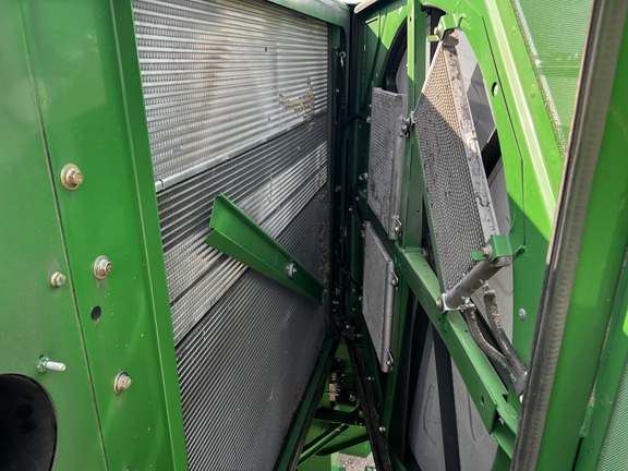 2013 John Deere S680 Combine