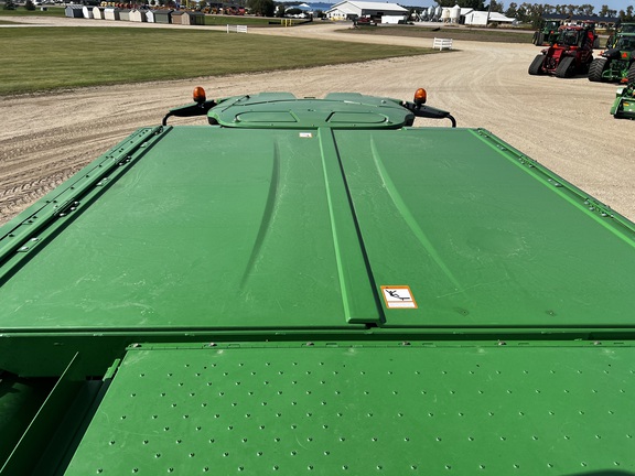 2013 John Deere S680 Combine