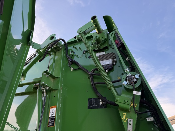 2025 John Deere 561M Baler/Round