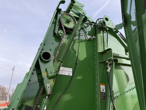 2025 John Deere 561M Baler/Round