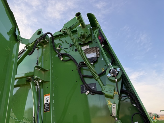 2025 John Deere 561M Baler/Round