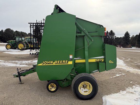 2001 John Deere 567 Baler/Round