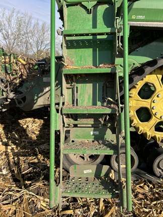 2023 John Deere X9 1100 Combine