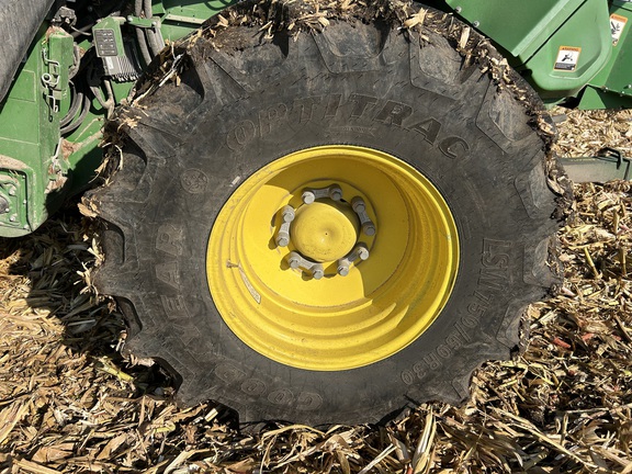 2023 John Deere X9 1100 Combine