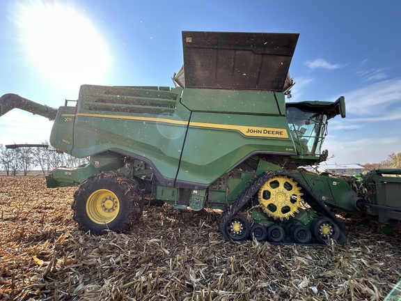 2023 John Deere X9 1100 Combine