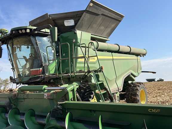 2023 John Deere X9 1100 Combine