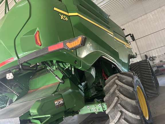 2023 John Deere X9 1100 Combine