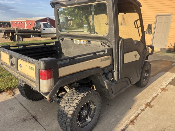 2022 John Deere XUV 835M ATV