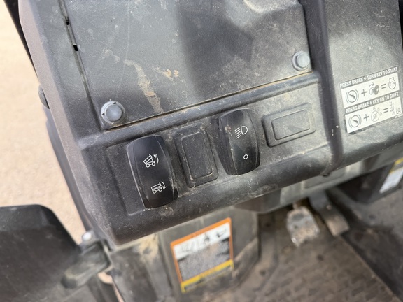 2022 John Deere XUV 835M ATV