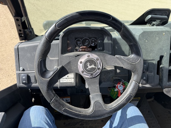 2022 John Deere XUV 835M ATV