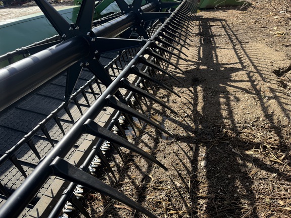 2024 John Deere RD40F Header Combine