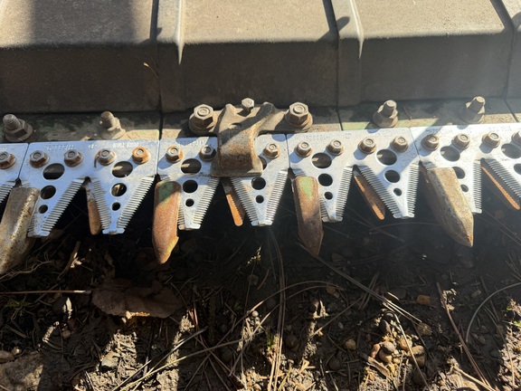 2024 John Deere RD40F Header Combine