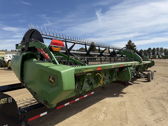 2024 John Deere RD40F Header Combine