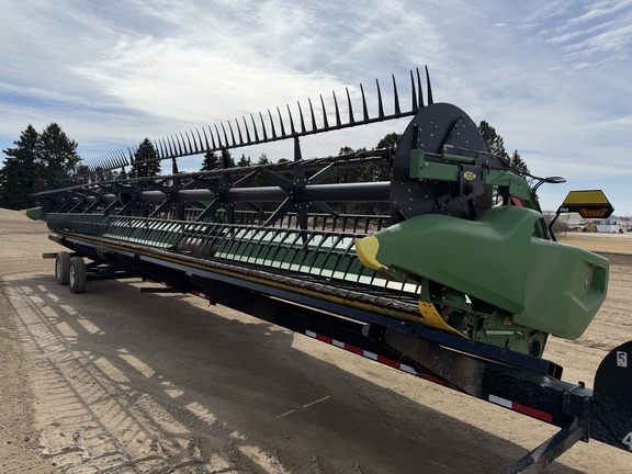 2024 John Deere RD40F Header Combine