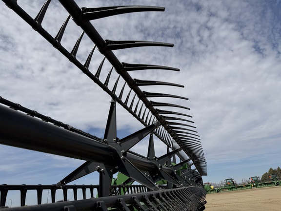 2024 John Deere RD40F Header Combine