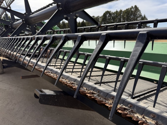 2024 John Deere RD40F Header Combine