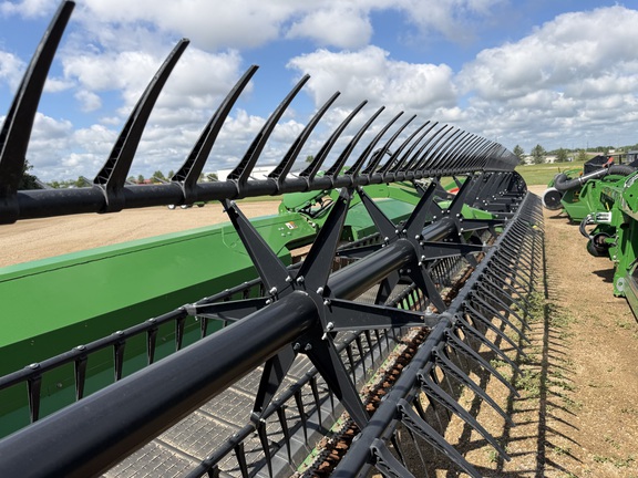 2024 John Deere RD40F Header Combine