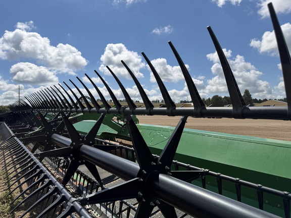2024 John Deere RD40F Header Combine