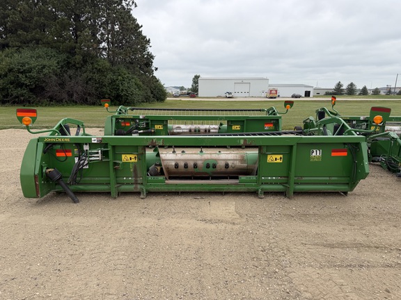 2018 John Deere 615P Header Combine