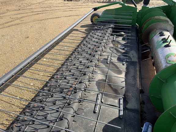 2018 John Deere 615P Header Combine