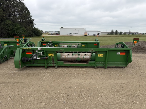 2018 John Deere 615P Header Combine