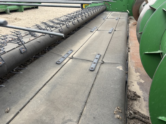 2018 John Deere 615P Header Combine