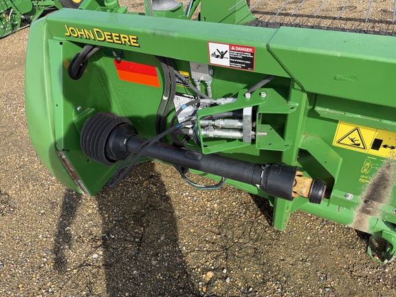 2018 John Deere 615P Header Combine