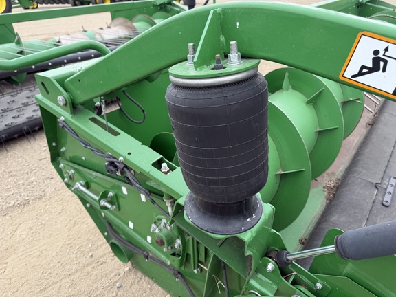 2017 John Deere 615P Header Combine
