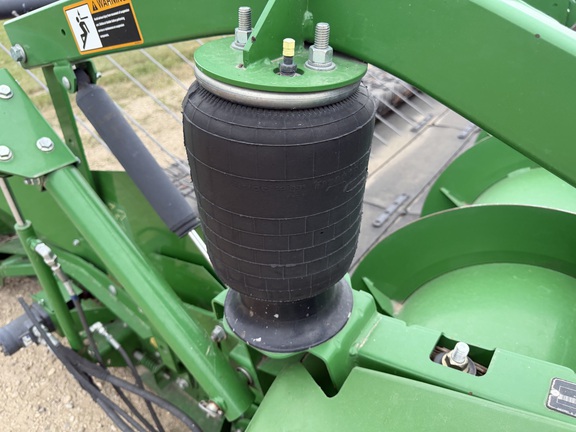 2017 John Deere 615P Header Combine