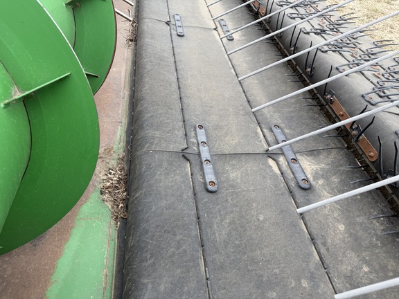 2017 John Deere 615P Header Combine