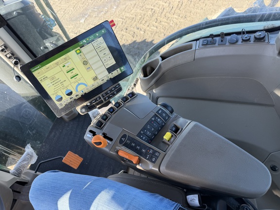 2025 John Deere 8R 370 Tractor